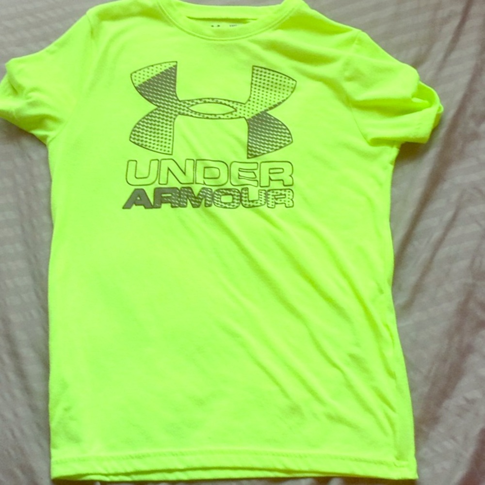 Under armour boys shirt
